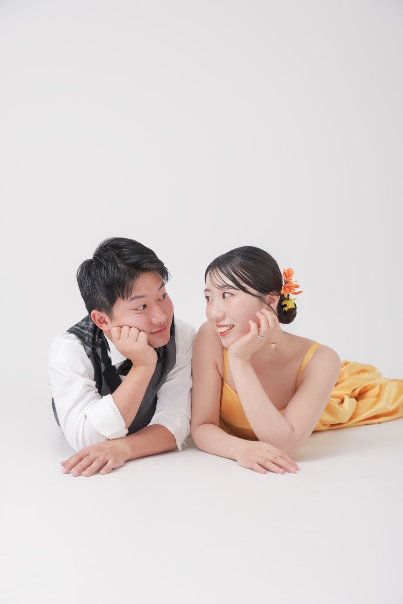 ウェディングドレスもカラードレスも！