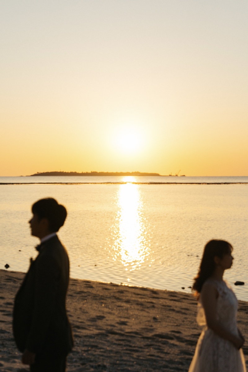 夕日をバックにした、ドラマチックなシルエット