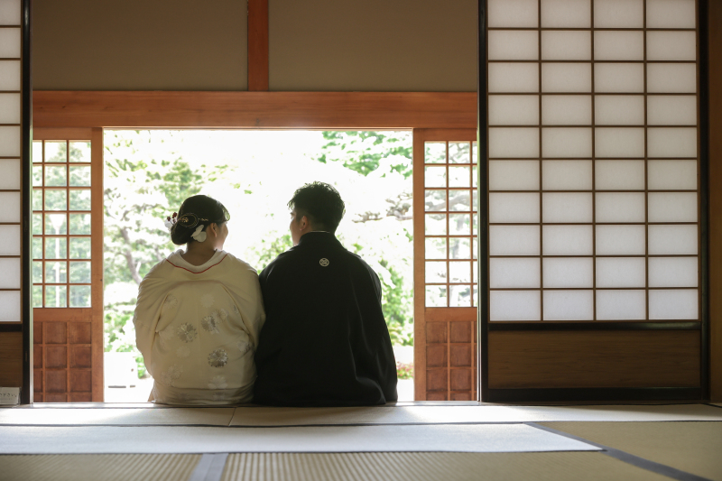 和室からの後ろ姿