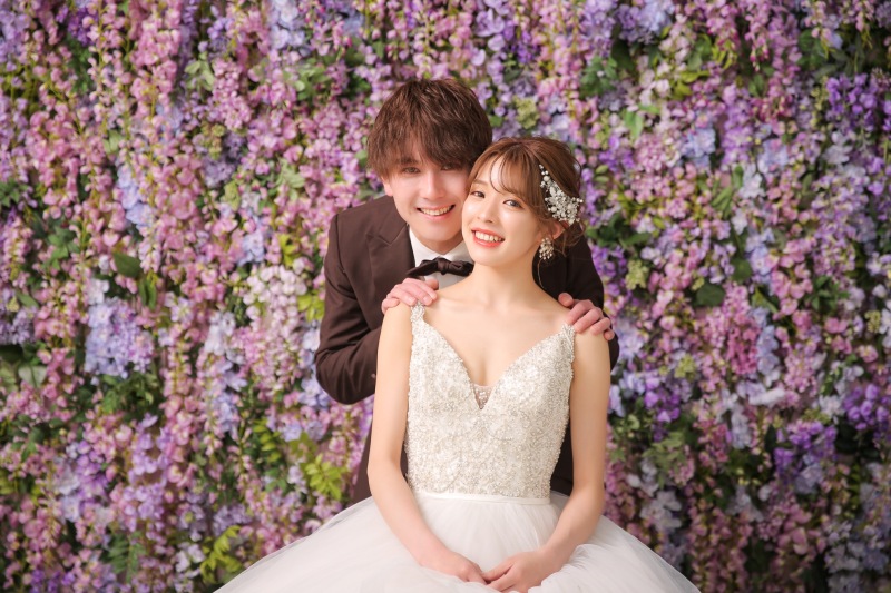 新郎様が後ろからひょっこりと