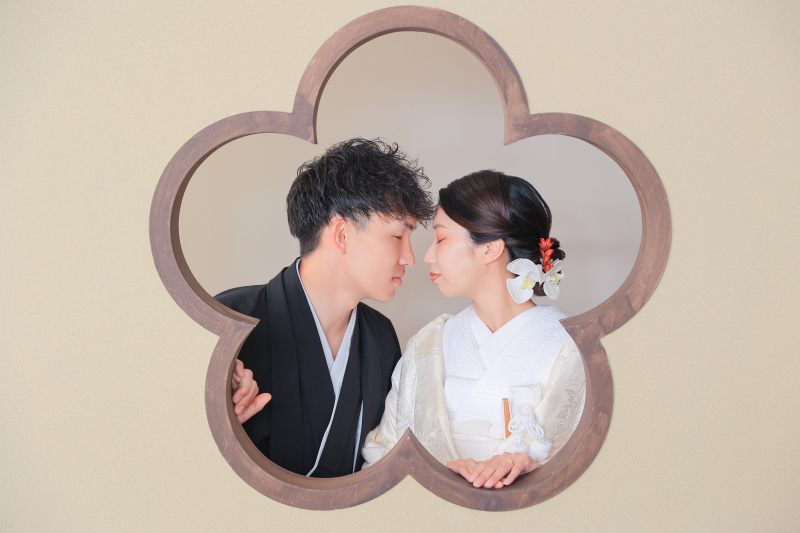 花窓から
