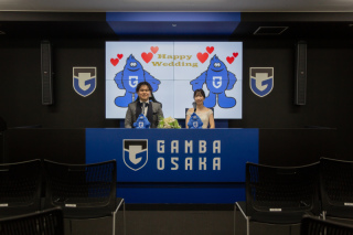 愛とサッカーの共演！思い出のパナソニックスタジアムで夢のウェディングフォト