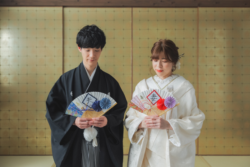 和室を背景に。