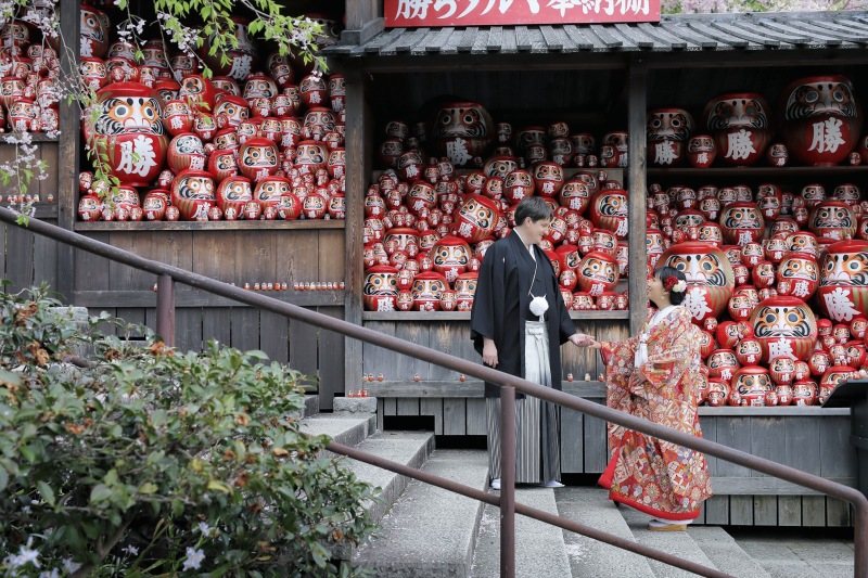 手を差し伸べてくれる優しい新郎様
