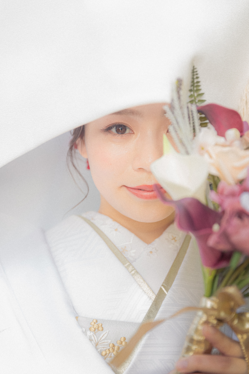 まずは和装の白無垢からスタート。