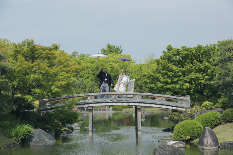 太鼓橋を渡る雰囲気