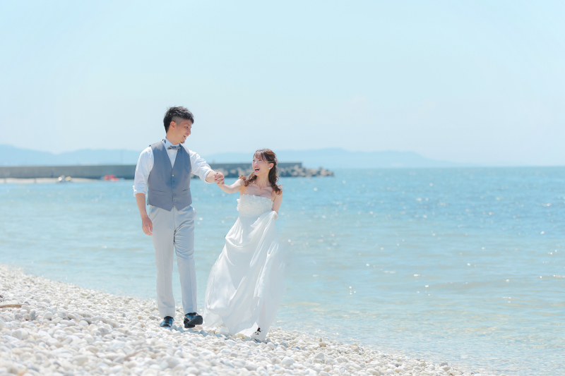 新郎様のエスコートで