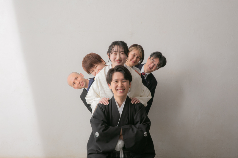 『WE ARE FAMILY!』家族写真で魅せる「らしさ」