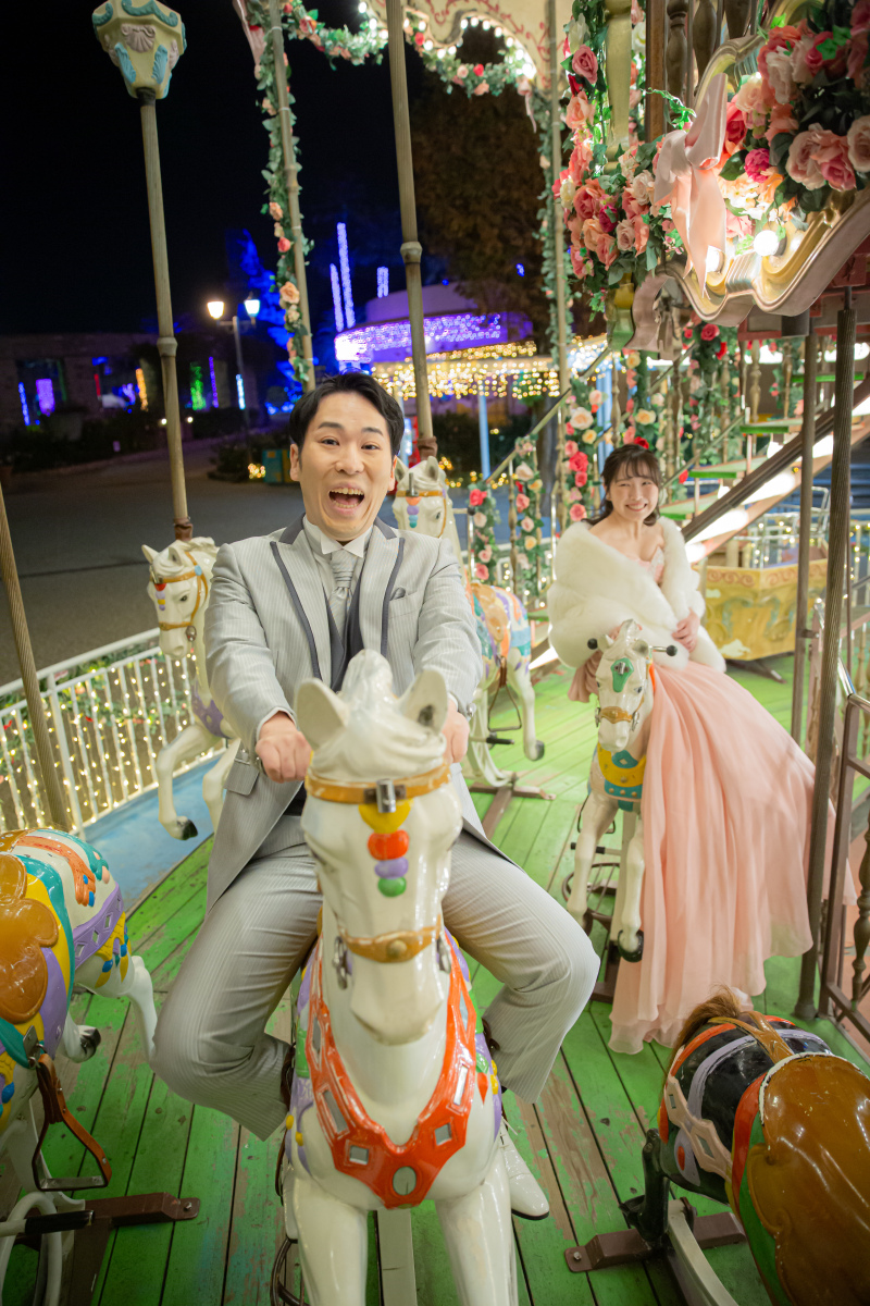 メリーゴーランドに広がる、ふたりの笑顔