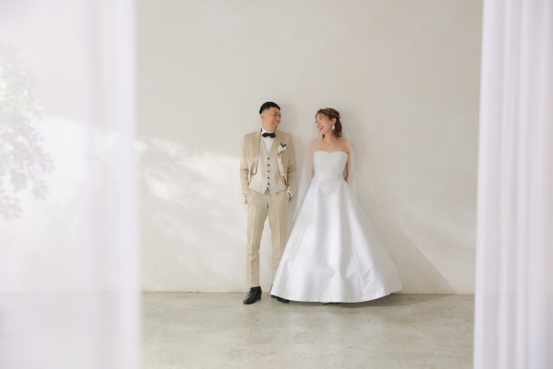 カーテン越しに。。