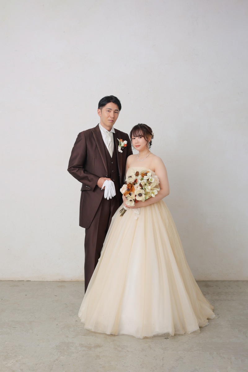 2着目はカラードレスで!