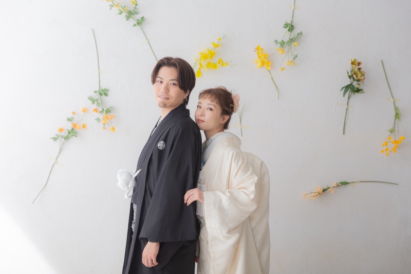 お花に包まれたスタジオで叶える、ロマンチックフォトウェディング