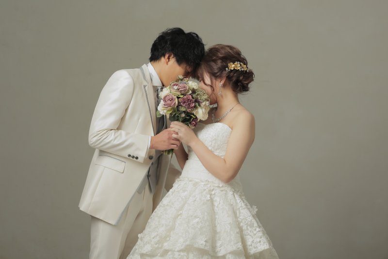 おでこを合わせて