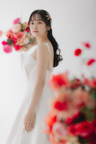 2/4掲載分　洋装スタジオでお花に囲まれて！！