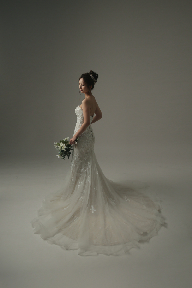 後ろ姿まで完璧なマーメイドドレス