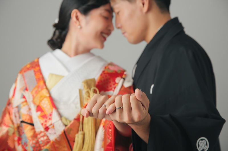 きらりと光る結婚指輪