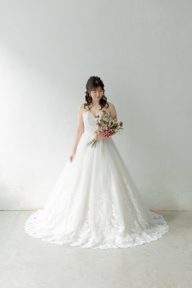 豪華なウェディングドレス