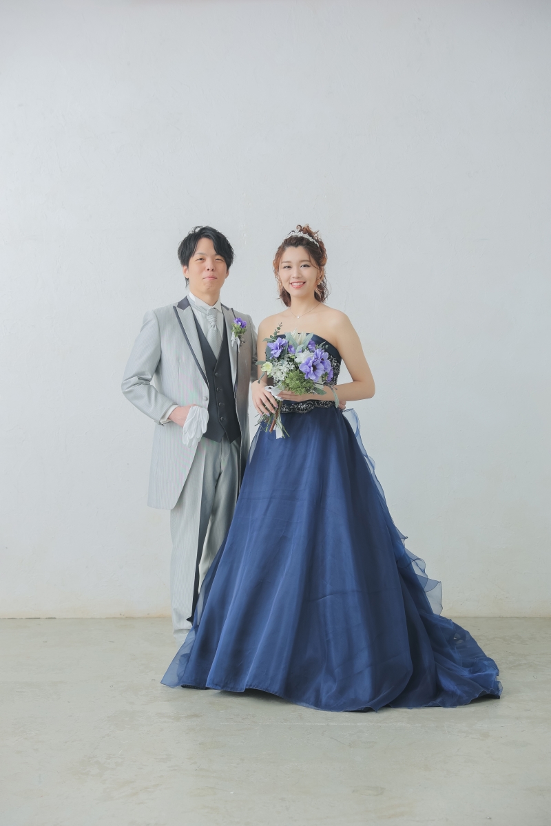 白壁を背景に撮影スタート!