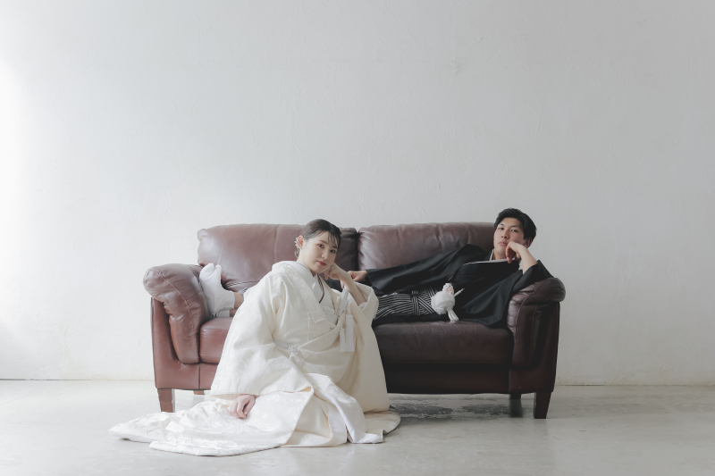 ソファーを使って