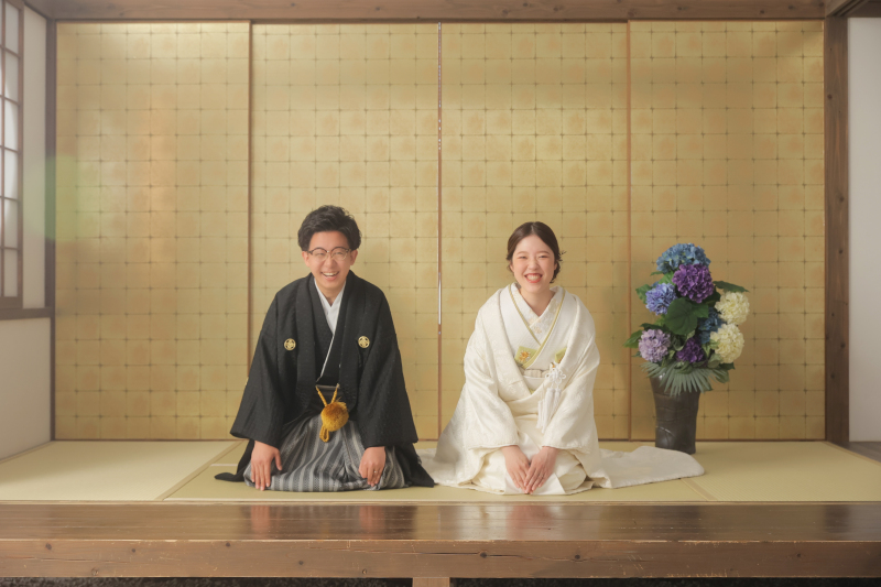 茶室で正座ポーズ!