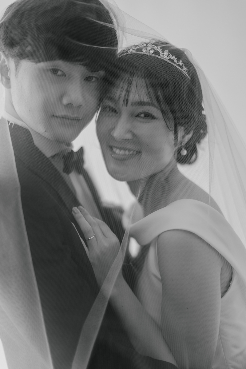ベールをつかって、モノクロに