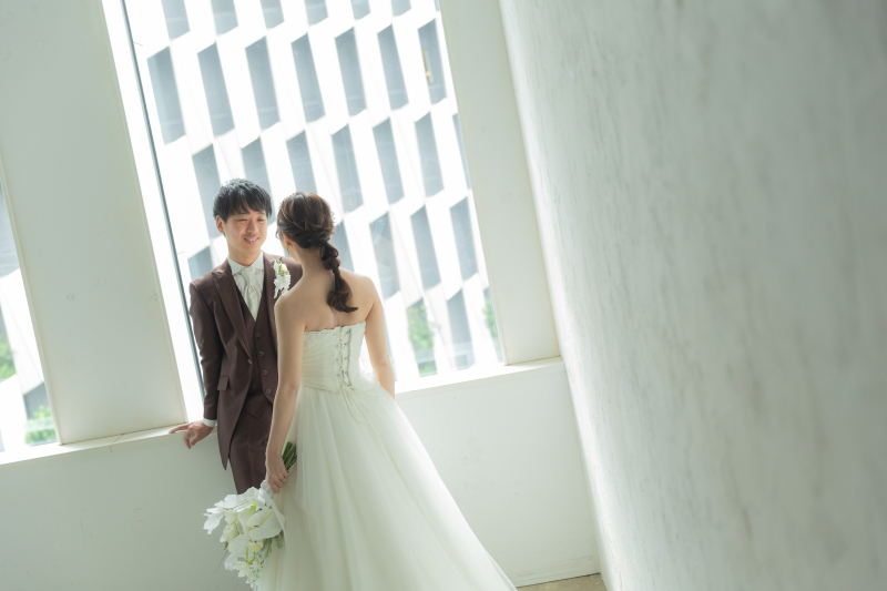 阪神百貨店をバックに