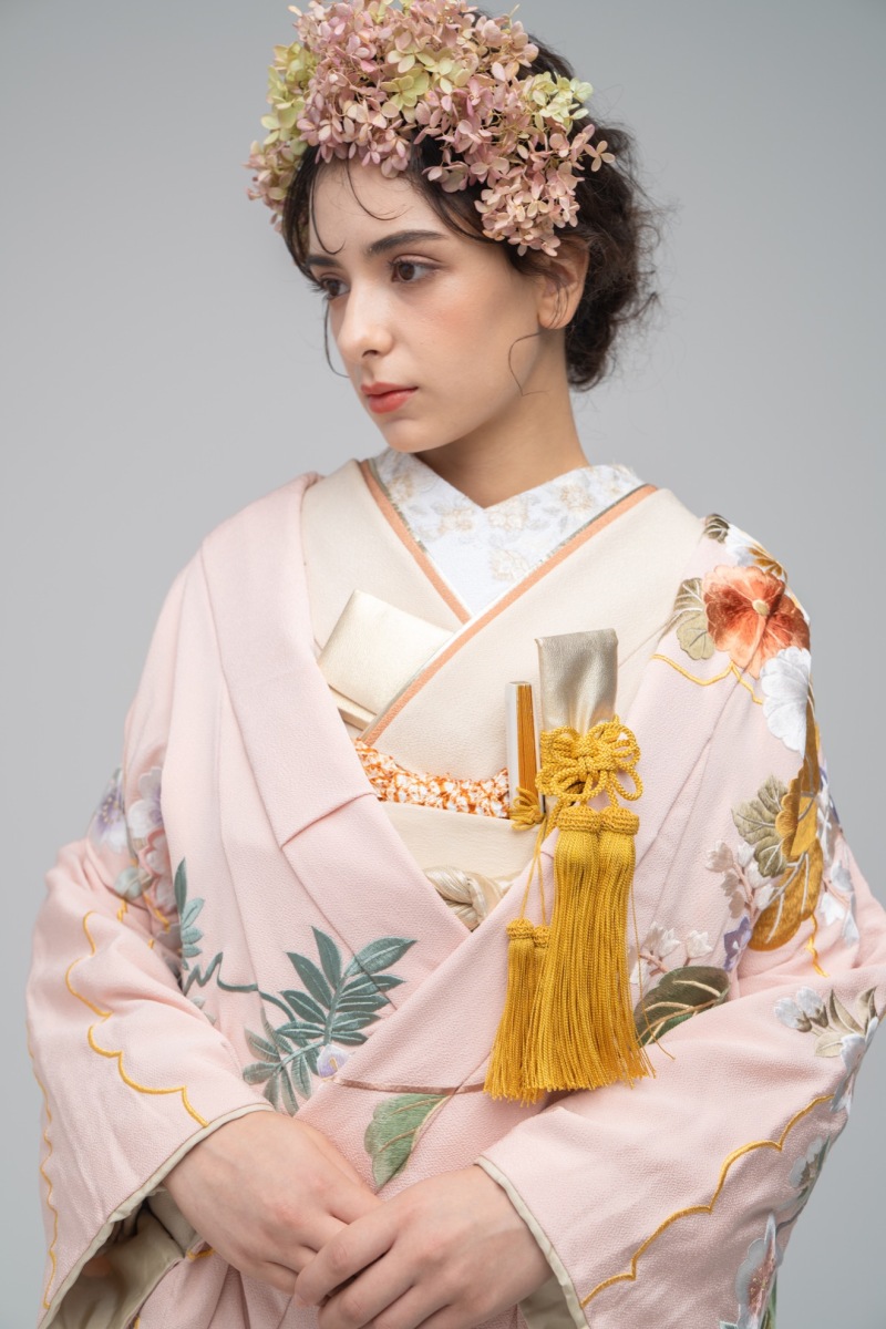 STUDIO TVB 梅田店（スタジオTVB）_色打掛・着物が豊富