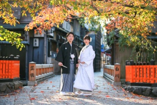 ◇京都エリア【祇園ロケーション】衣装+ヘアメイク+髪飾り+草履/写真全データ納品/レタッチ修正