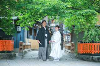◇京都エリア【祇園ロケーション】衣装+ヘアメイク+髪飾り+草履/写真全データ納品/レタッチ修正