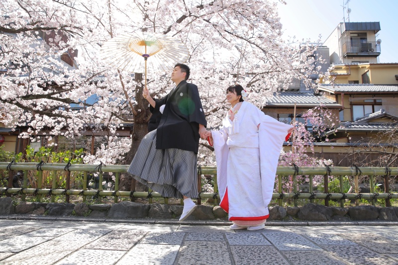 ◇京都エリア【祇園ロケーション】衣装+ヘアメイク+髪飾り+草履/写真全データ納品/レタッチ修正