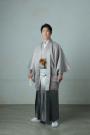 紋付：ベージュ　袴：グラデーション