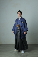紋付：ネイビー　袴：黒格子
