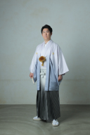 紋付：白グラデーション　袴：グラデーション