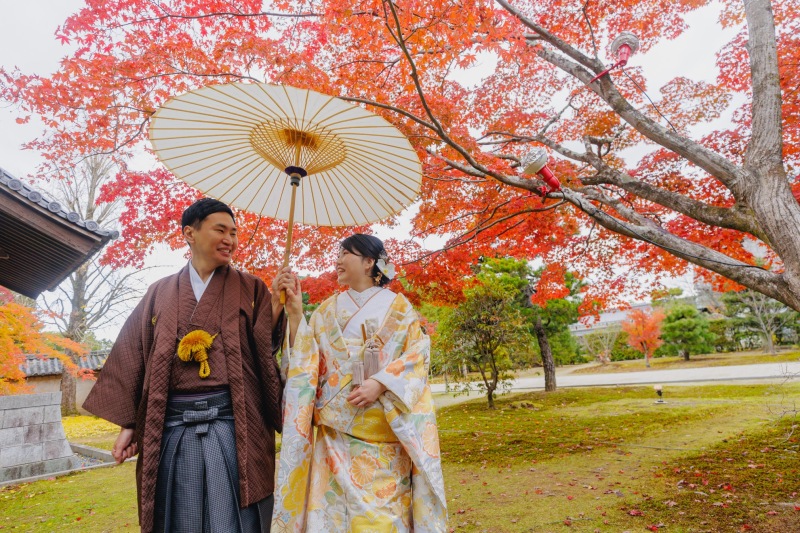 境内を二人で歩いている姿をパシャリ