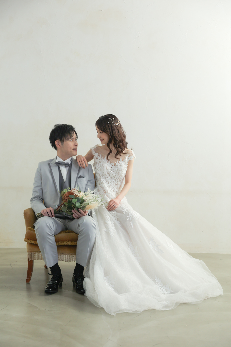 椅子に座って・・・