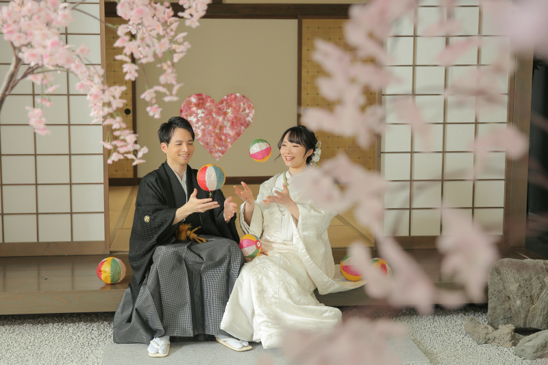 衣装にぴったりの紙風船での撮影◎