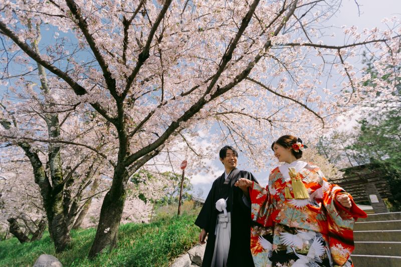 これから二人、手を取り合って…