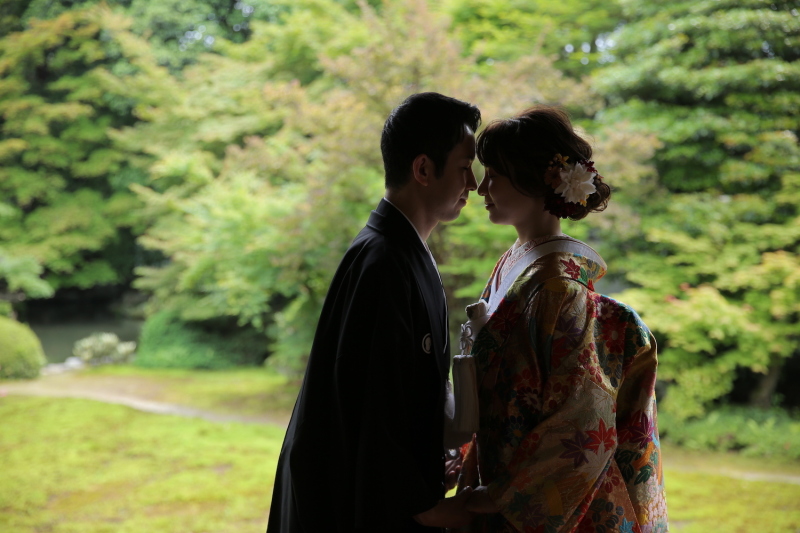 緑をバックにシルエット撮影