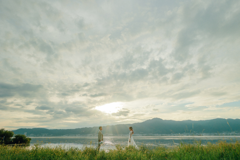 雲の切れ間から
