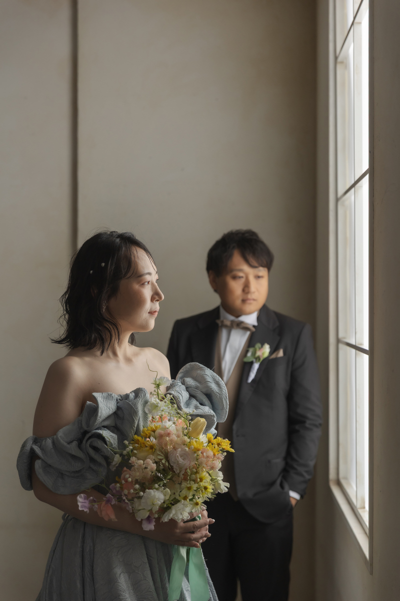 窓から入る優しい光を生かした1枚