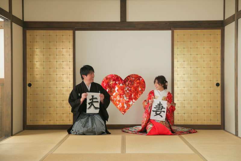 紅葉の猪目窓♪