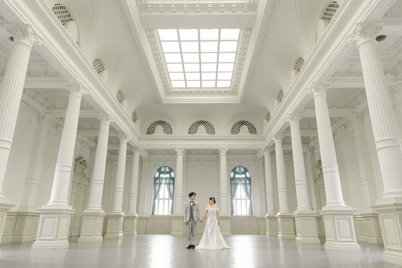 広々として空間に2人だけ