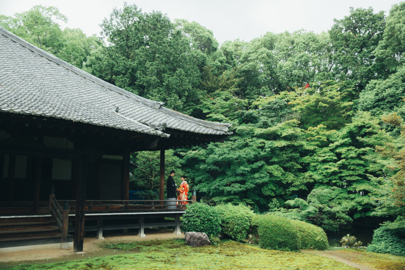 雄大なお庭と共に