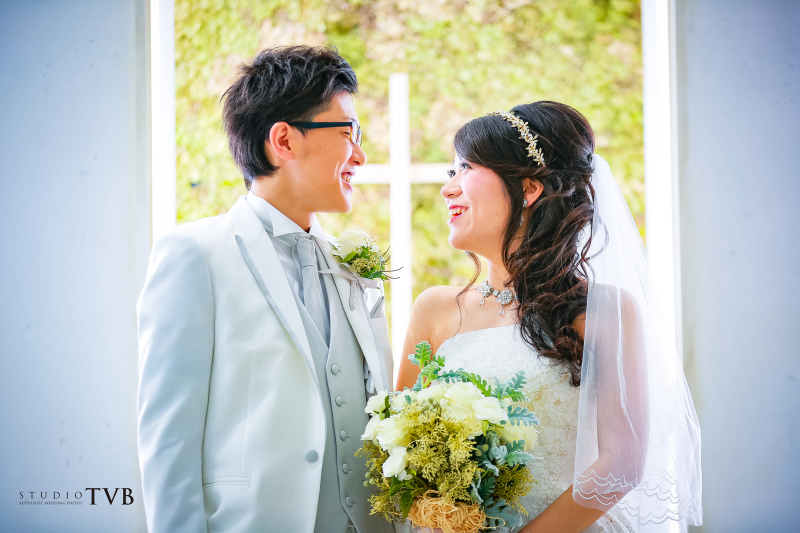 お二人、自然な笑顔で!