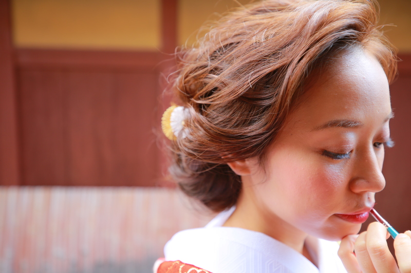 お化粧直しの一瞬も