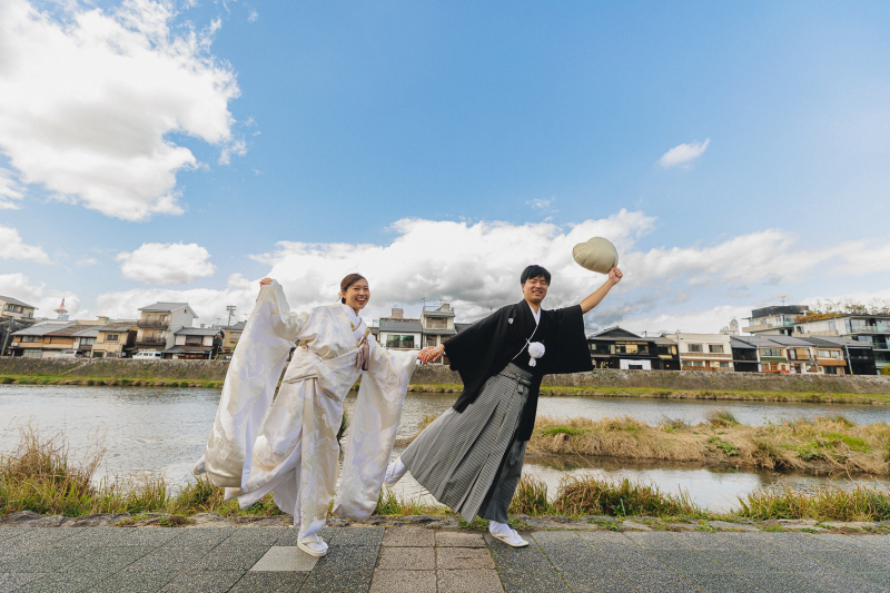 お二人の自然な笑顔が溢れる楽しいカットも