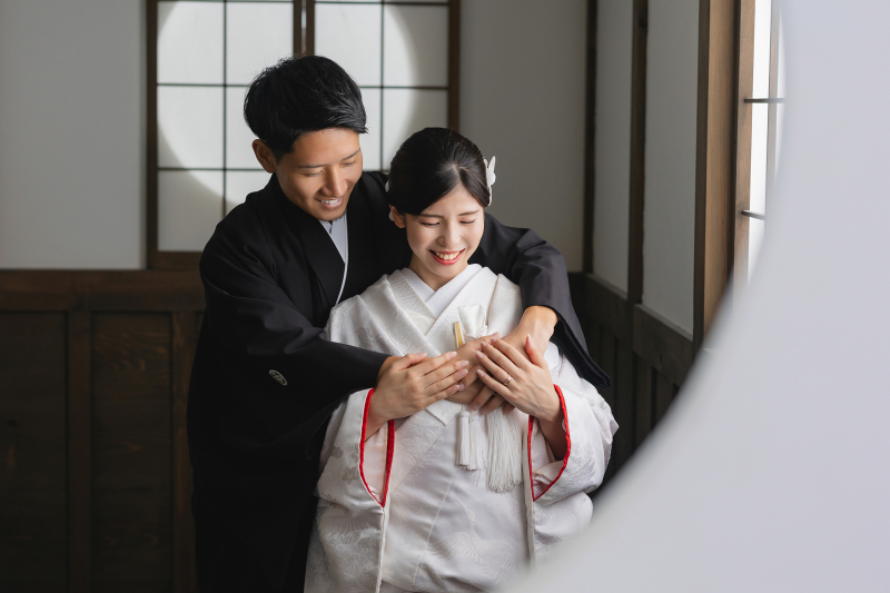 丸窓がある坪庭で