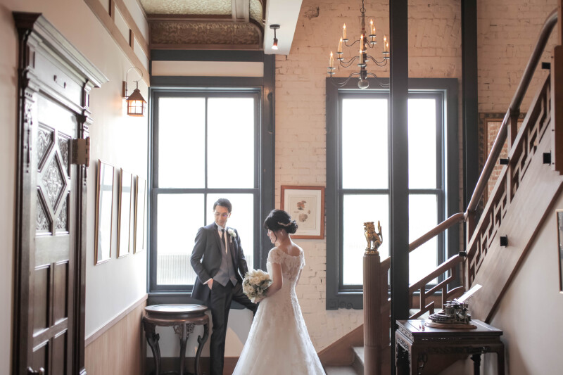 光の降り注ぐ窓辺で。