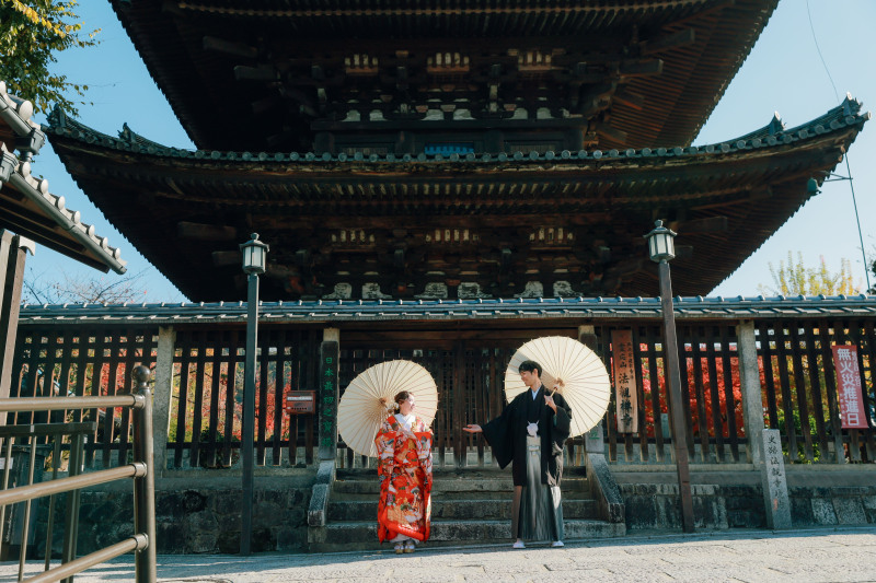 手を差し出して