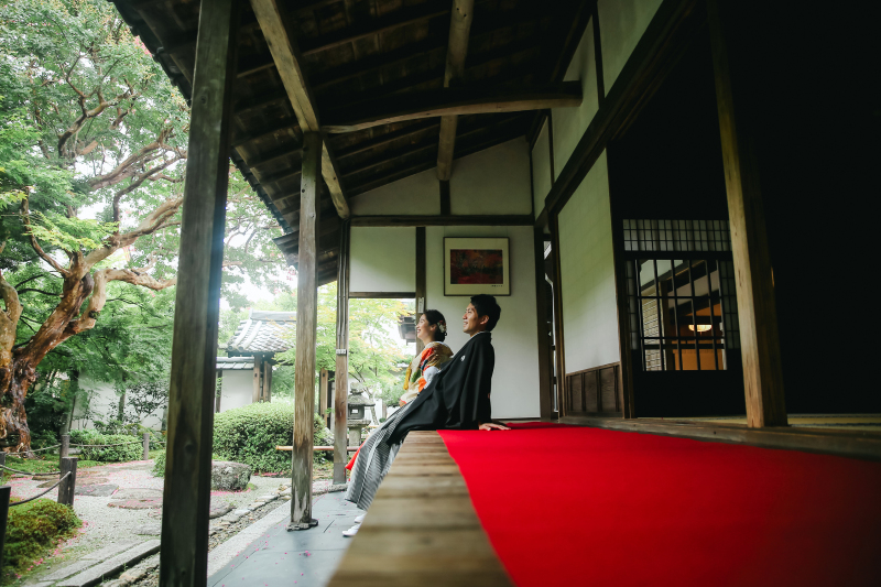 綺麗な庭園を眺めながら。